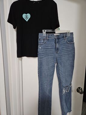 Classic Blue Women’s Distressed Jeans - Light Blue